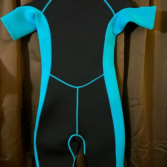 Kids Hecto Shorty Wet Suit, Size 12, nice thickness, neoprene , front zip - Picture 3 of 3